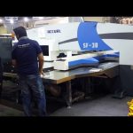 હાઇ ગુણવત્તા સર્વો સી.એન.સી. હાઇડ્રોલિક બુર્જ પંચ પ્રેસ મશીનરી