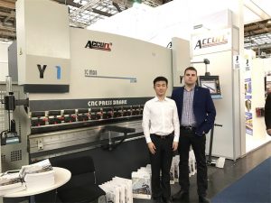 પોલેન્ડ ગ્રાહકો અમારી પ્રદર્શન મુલાકાત લો